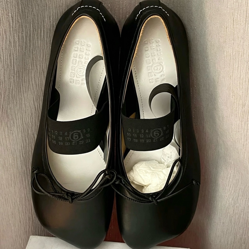 Maison Martin Margiela Black Tabi-Inspired Ballet Flats with Elastic Strap